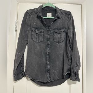 American Eagle Outfitters black & white paint speckled button down blouse